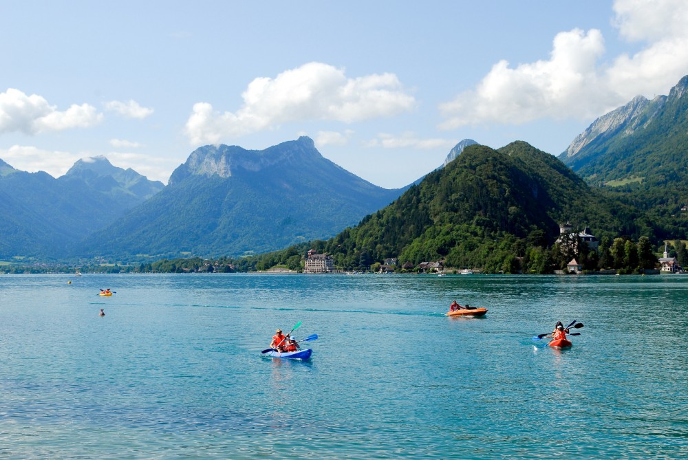 Image from www.savoie-mont-blanc.com/en/Discover/Worth-visiting/Natural-heritage/Pictures-Lake-Annecy